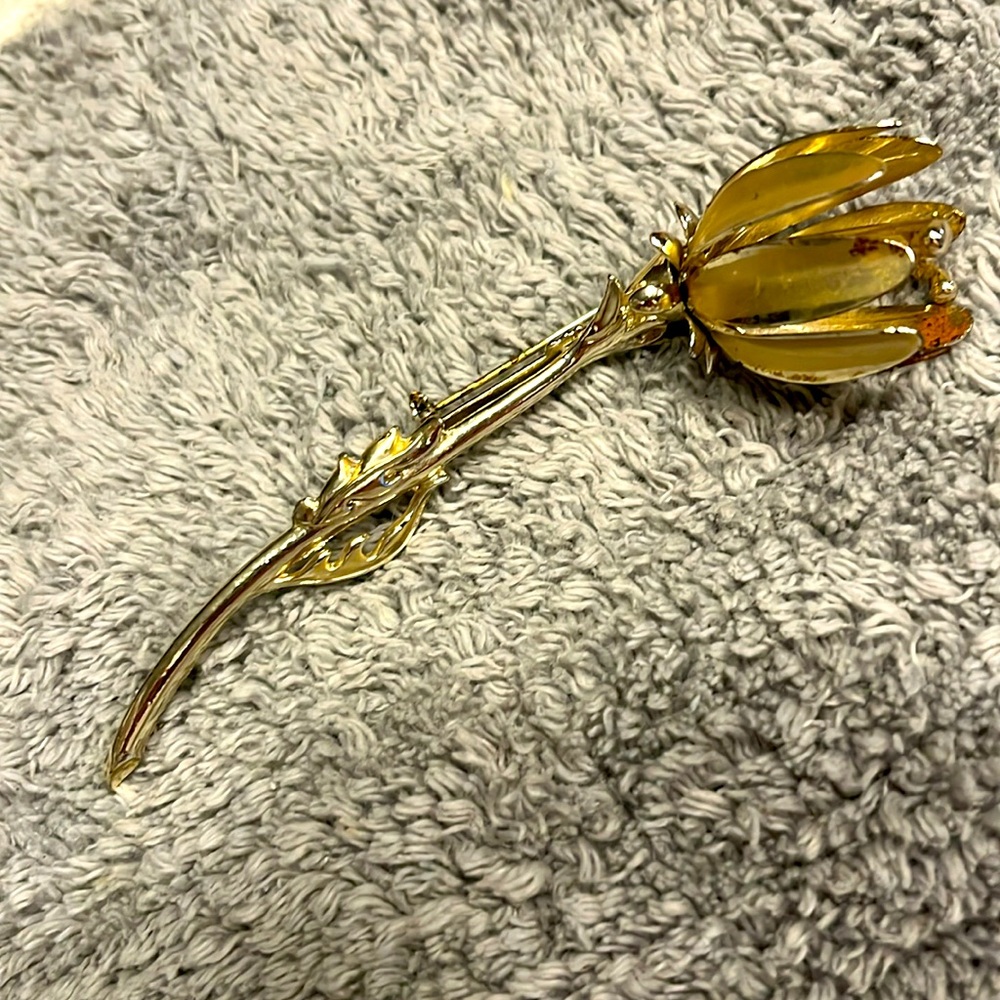 Vintage Unsigned Rose Floral Brooch Pin, Gold Tone Rose With Stem And Leaves